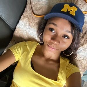 Meet your Posher, Traci